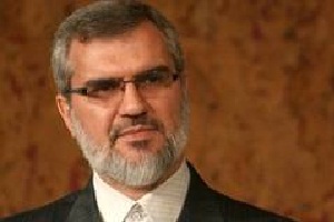 رویانیان: قيمت بنزين بايد آزاد شود
