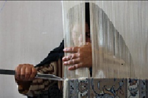 مشاور وزير صنعت: باید از صنعت و تولید فرش دستباف حمایت شود