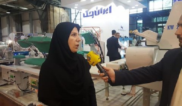 گلنار نصراللهي پير مديريت نساجي
