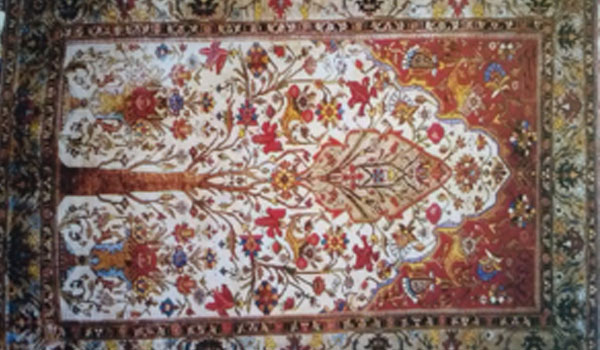 معرفی نقوش گلفرنگ (فرنگی مآبی)و چگونگی ورود آن ها به فرش ایران
