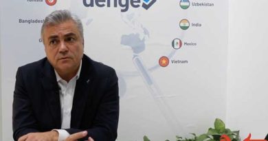 گفتگو با نماینده شرکت denge kimya از ترکیه در حاشیه نمایشگاه نساجی تهران گفتگو با نماینده شرکت denge kimya از ترکیه در حاشیه نمایشگاه نساجی تهران