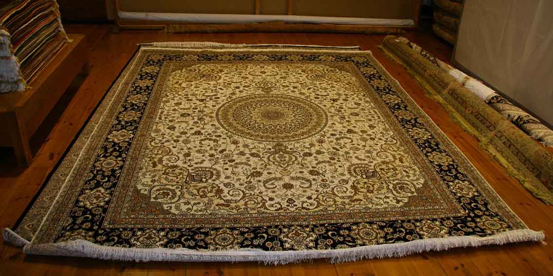 فرش دستباف ابریشمی